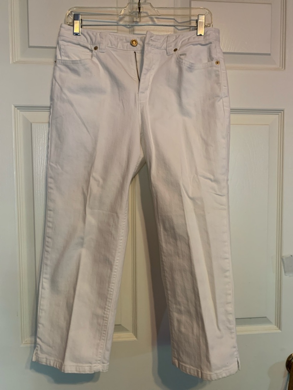 Talbots Signature white crop jeans. White denim size 8 petite stretch like new